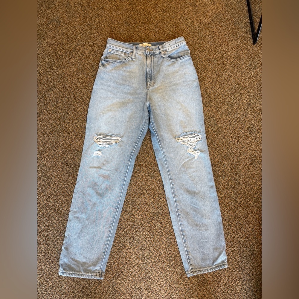 Madewell The Mom jeans size 27. Light wash. Distressed. High rise